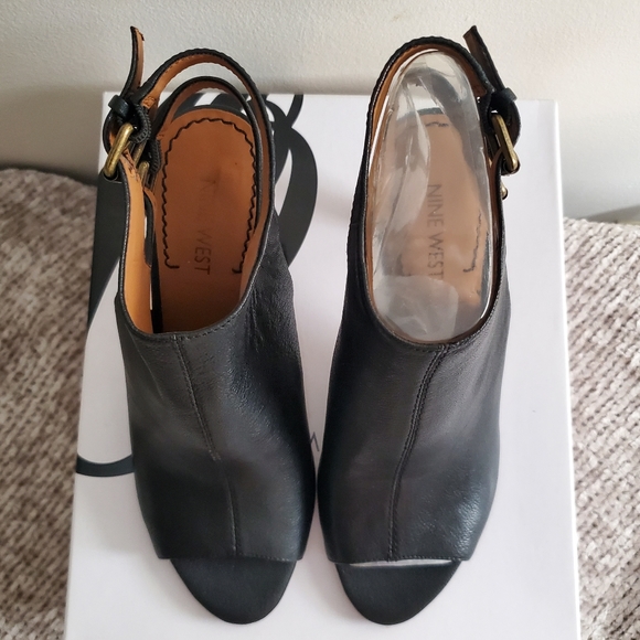 NWT Nine West Miraculous Black Leather Peep Toe Heel